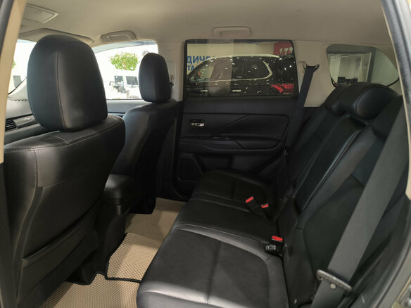 2017 Mitsubishi Outlander III Рестайлинг 2, коричневый, 2250000 рублей - вид 11