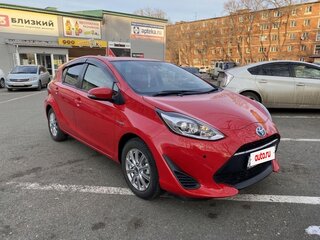 2017 Toyota Aqua I Рестайлинг 2, красный, 900000 рублей, вид 1