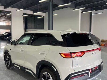 2025 BYD Yuan Up 45.12 kWh, белый, 1990000 рублей, вид 5