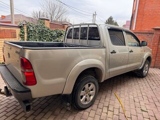 2013 Toyota Hilux VII Рестайлинг, серебристый, 2000000 рублей, вид 3