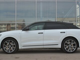 Audi Q8 55 TFSI I (4M)