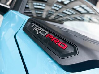2026 Toyota Tundra CrewMax III, голубой, 12490000 рублей, вид 3
