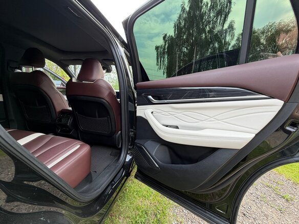 2023 Geely Monjaro I, чёрный, 3049999 рублей - вид 25