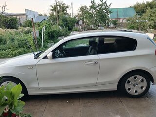 2010 BMW 1 серии 116i I (E81/E82/E87/E88) Рестайлинг, белый, 795000 рублей, вид 4