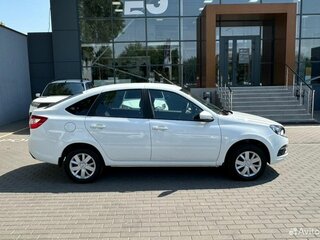 2026 Lada (ВАЗ) Granta I Рестайлинг, белый, 1126000 рублей, вид 4