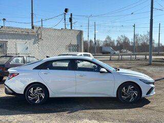 2023 Hyundai Elantra VII (CN7) Рестайлинг, белый, 1650000 рублей, вид 2