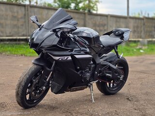 2024 Yamaha YZF-R1, чёрный, 1780000 рублей, вид 3