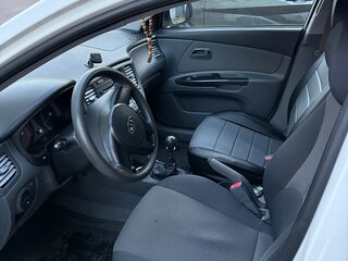 2011 Kia Rio II Рестайлинг, белый, 350000 рублей, вид 5