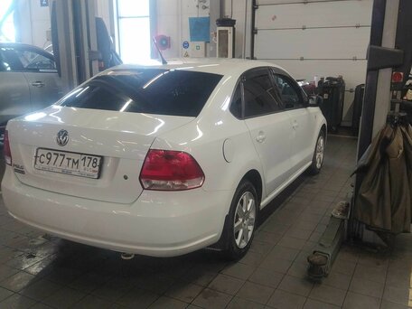 2015 Volkswagen Polo V, белый, 790000 рублей, вид 3