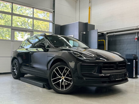 2022 Porsche Macan I Рестайлинг 2, чёрный, 7269000 рублей, вид 1