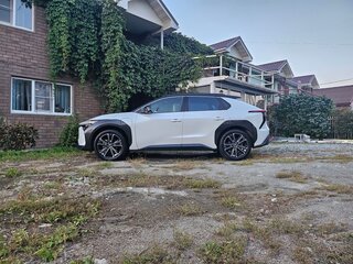 2022 Toyota bZ4X I, белый, 4000000 рублей, вид 2