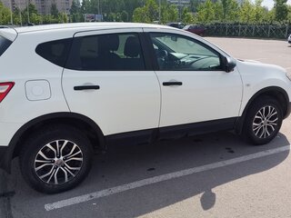 2013 Nissan Qashqai I Рестайлинг, белый, 860000 рублей, вид 3