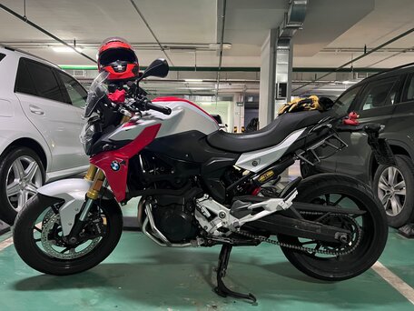 2020 BMW F 900 R, красный, 645000 рублей, вид 2