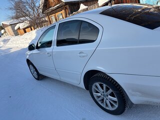 2011 Skoda Octavia II (A5) Рестайлинг, белый, 800000 рублей, вид 5