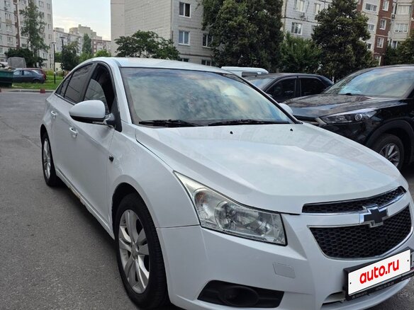 2012 Chevrolet Cruze I, белый, 560000 рублей - вид 2