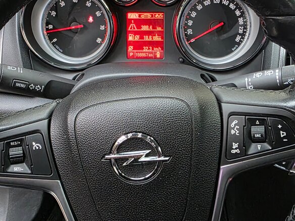 2011 Opel Astra J, белый - вид 8