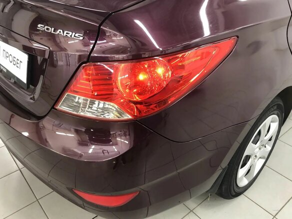 2014 Hyundai Solaris I, фиолетовый, 940000 рублей - вид 8