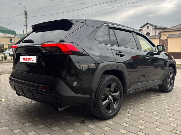 2022 Toyota RAV4 V (XA50), чёрный, 3250000 рублей - вид 3
