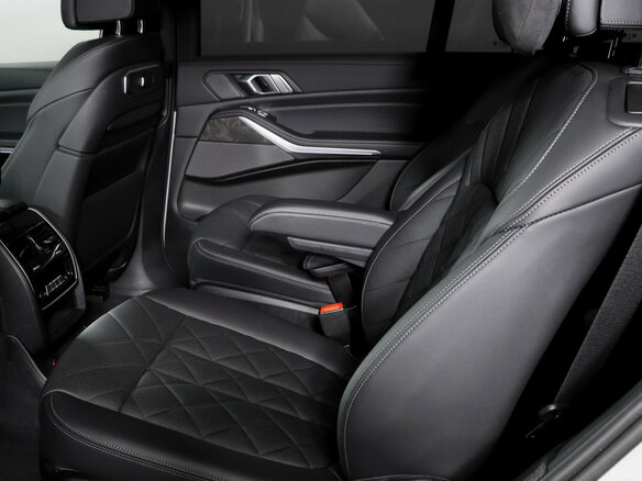 2022 BMW X7 40i I (G07) Рестайлинг, серый, 10488475 рублей - вид 9