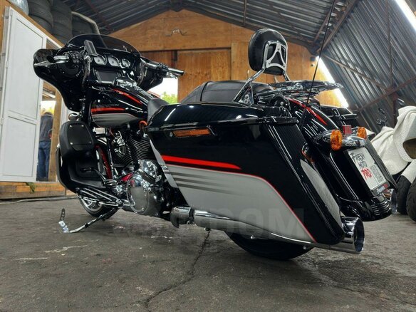 2018 Harley-Davidson Street Glide, серебристый, 1740000 рублей - вид 5