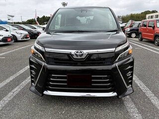 2021 Toyota Voxy III (R80) Рестайлинг, чёрный, 1720000 рублей, вид 3