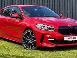 2023 BMW 1 серии 118i III (F40), красный, 2385000 рублей, вид 3