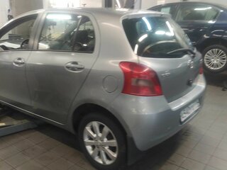 2008 Toyota Yaris Multimode II, серебристый, 470000 рублей, вид 3