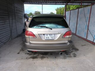 1998 Toyota Harrier I (XU10), золотистый, 870000 рублей, вид 5