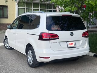 2012 Volkswagen Sharan II, белый, 1100000 рублей, вид 3