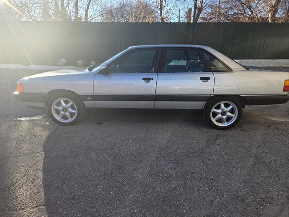 1990 Audi 100 III (C3) Рестайлинг, серебристый, 860000 рублей - вид 2