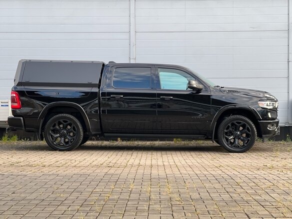 2023 Ram 1500 Quad Cab V, чёрный, 8400000 рублей - вид 9