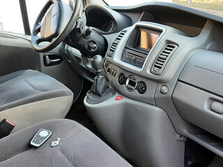 2010 Renault Trafic II Рестайлинг, серебристый, 1300000 рублей, вид 3