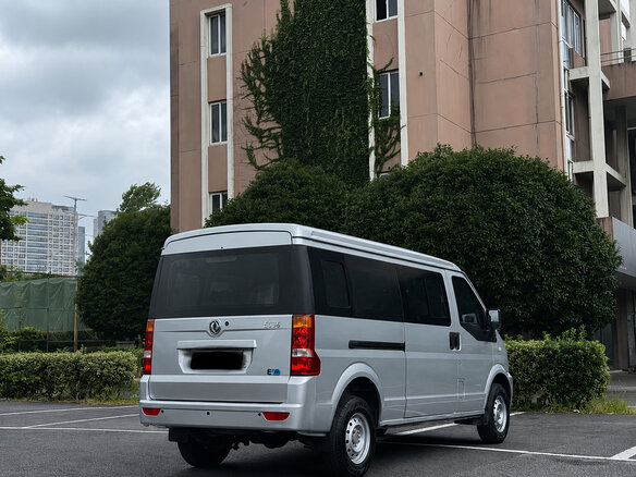 2022 Dongfeng EC36, серебристый - вид 4