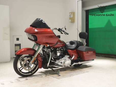 2018 Harley-Davidson Road Glide, красный, 1899000 рублей, вид 4