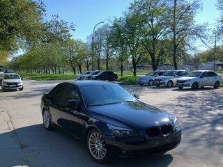 2009 BMW 5 серии 525i V (E60/E61) Рестайлинг, чёрный, 1000000 рублей, вид 1