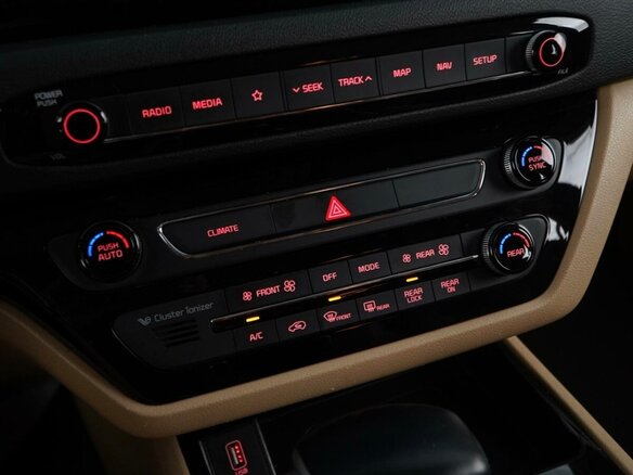 2019 Kia Carnival III, чёрный, 3490000 рублей - вид 11