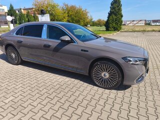 2026 Mercedes-Benz Maybach S-Класс 580 II (Z223) Рестайлинг, коричневый, 42000000 рублей, вид 3