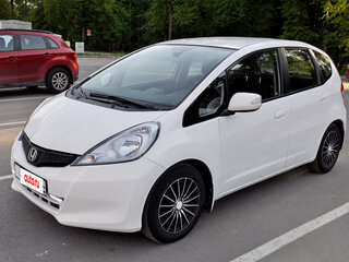 2012 Honda Jazz II Рестайлинг, белый, 700000 рублей, вид 1