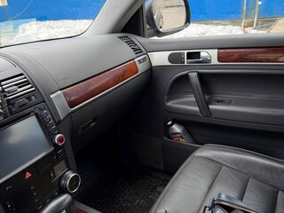 2006 Volkswagen Touareg I, чёрный, 700000 рублей, вид 5