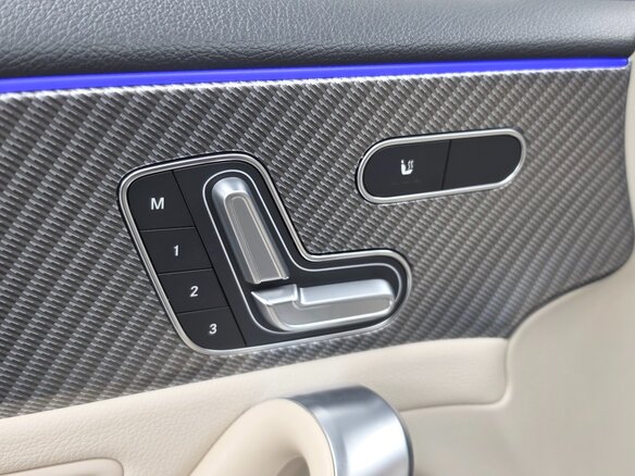 2025 Mercedes-Benz A-Класс 220 IV (W177) Рестайлинг, чёрный, 4200000 рублей - вид 5