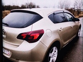 2011 Opel Astra J, золотистый, 550000 рублей, вид 3