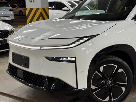 2026 Toyota bZ3X 50 kWh, белый, 2940000 рублей, вид 4