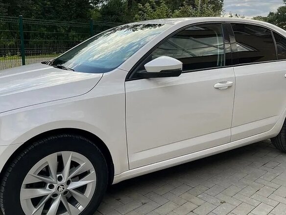 2018 Skoda Octavia III (A7) Рестайлинг, белый, 1450000 рублей - вид 5