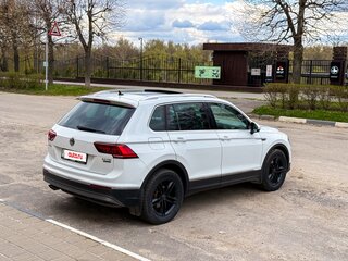 2017 Volkswagen Tiguan II, белый, 2315000 рублей, вид 5