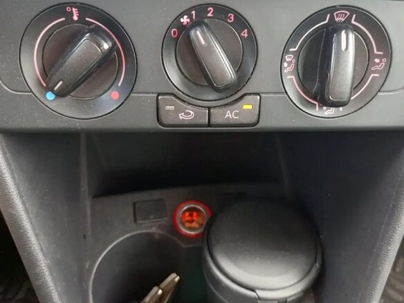 2012 Volkswagen Polo V, красный, 770000 рублей - вид 24