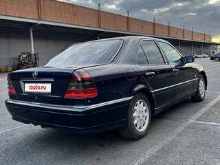 1998 Mercedes-Benz C-Класс 200 I (W202) Рестайлинг, синий, 380000 рублей, вид 3