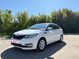 2015 Kia Rio III Рестайлинг, белый, 930000 рублей, вид 1