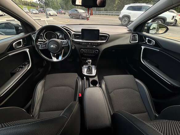 2019 Kia Ceed III, серый, 1550000 рублей - вид 6