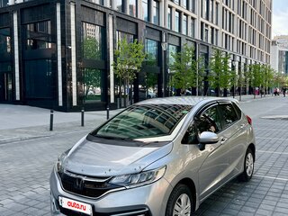 2017 Honda Fit III Рестайлинг, серебристый, 1220000 рублей, вид 1