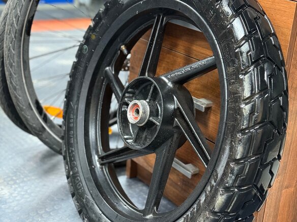 2023 Bajaj Boxer BM 150X, красный - вид 7